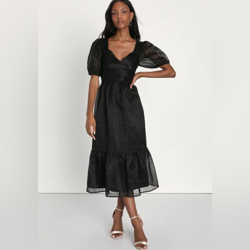 Lulu’s Celebratory Moment Black Surplice Puff Sleeve Midi Dress. Size L